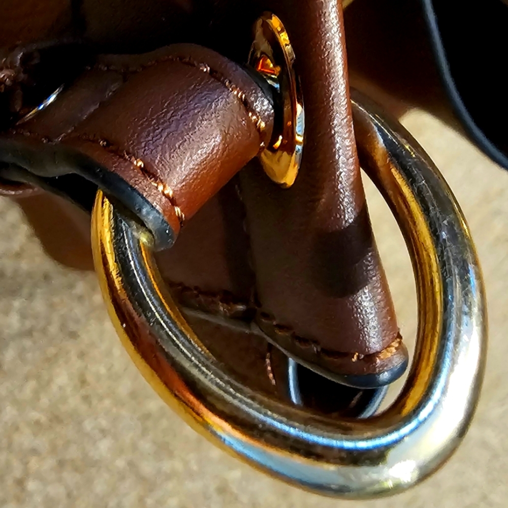 Shoulder Bag LIKE NEW - Picture 10 of 15